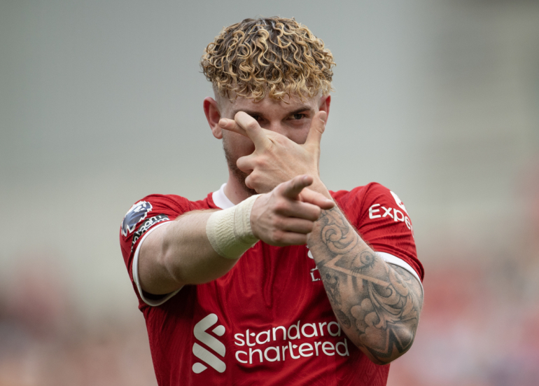 Harvey Elliott jubler over sit mål mod Spurs på Anfield