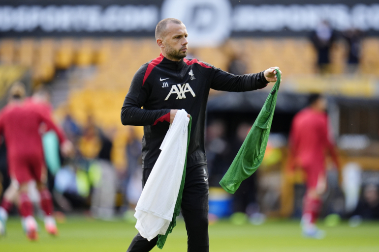 John Heitinga under opvarmningen før kamp mod Wolves